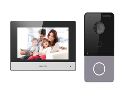 DS-KIS603-P/C Комплект IP видеодомофона 